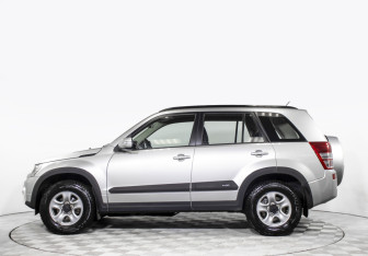 Подержанный автомобиль Suzuki Grand Vitara 2008 года (8 фото)
