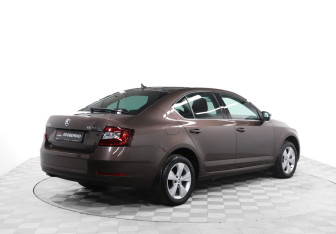Подержанный автомобиль Skoda Octavia Liftback 2020 года (5 фото)