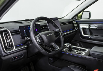 Подержанный автомобиль Jaecoo J7 2024 года (10 фото)