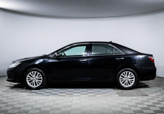 Подержанный автомобиль Toyota Camry Sedan 2015 года (8 фото)