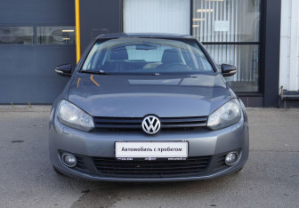 Подержанный автомобиль Volkswagen Golf Hatchback 2012 года (2 фото)