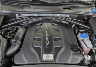 Подержанный автомобиль Porsche Macan 2016 года (9 фото)