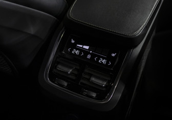 Подержанный автомобиль Volvo XC90 2021 года (23 фото)