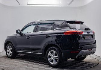 Подержанный автомобиль Geely Atlas 2018 года (3 фото)