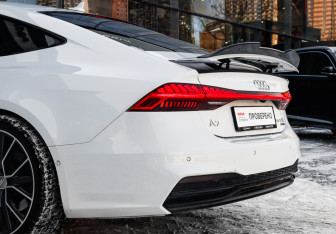 Подержанный автомобиль Audi A7 2018 года (35 фото)