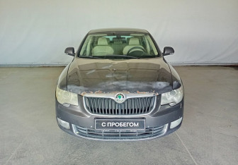 Подержанный автомобиль Skoda Superb Liftback 2010 года (2 фото)