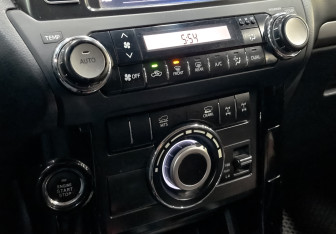 Подержанный автомобиль Toyota Land Cruiser Prado 2016 года (19 фото)