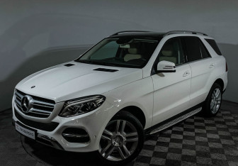 Подержанный автомобиль Mercedes-Benz GLE 2015 года (22 фото)