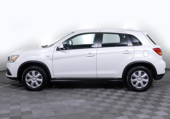 Подержанный автомобиль Mitsubishi ASX 2018 года (3 фото)
