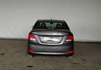 Подержанный автомобиль Hyundai Solaris Sedan 2016 года (5 фото)