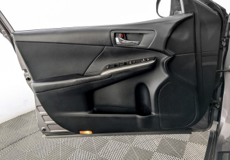 Подержанный автомобиль Toyota Camry Sedan 2016 года (19 фото)