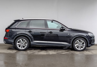 Подержанный автомобиль Audi Q7 2021 года (4 фото)