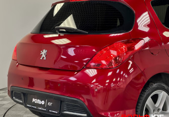 Подержанный автомобиль Peugeot 308 Hatchback 2010 года (23 фото)