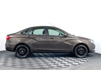 Подержанный автомобиль LADA (ВАЗ) Vesta Sedan 2018 года (4 фото)