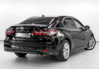 Подержанный автомобиль Toyota Camry Sedan 2021 года (5 фото)