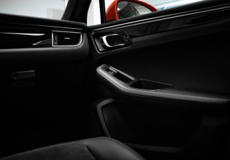 Подержанный автомобиль Porsche Macan 2017 года (22 фото)