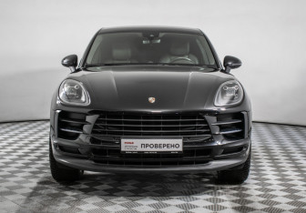 Подержанный автомобиль Porsche Macan 2019 года (2 фото)