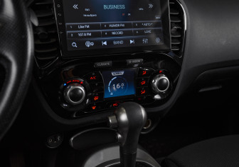 Подержанный автомобиль Nissan Juke 2013 года (18 фото)