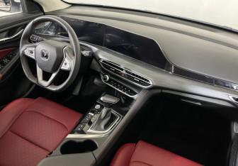 Подержанный автомобиль Changan Eado Plus 2023 года (9 фото)