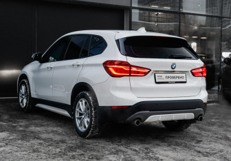 Подержанный автомобиль BMW X1 2017 года (6 фото)