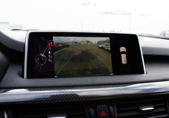 Подержанный автомобиль BMW X5 2013 года (28 фото)