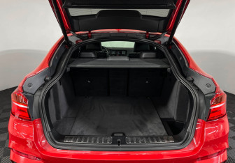 Подержанный автомобиль BMW X4 2016 года (9 фото)
