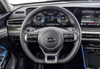 Подержанный автомобиль Kia K5 2020 года (22 фото)