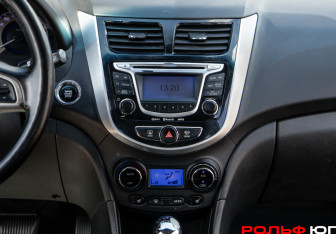 Подержанный автомобиль Hyundai Solaris Sedan 2013 года (12 фото)