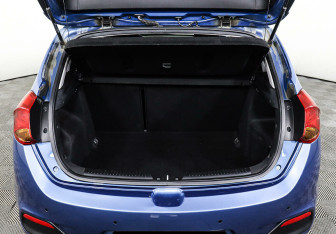 Подержанный автомобиль Kia Ceed Hatchback 2014 года (15 фото)