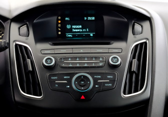 Подержанный автомобиль Ford Focus Hatchback 2018 года (15 фото)