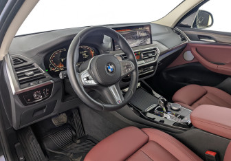 Подержанный автомобиль BMW X3 2024 года (18 фото)