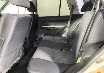 Подержанный автомобиль Suzuki Grand Vitara 2006 года (10 фото)