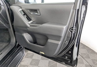 Подержанный автомобиль Toyota Land Cruiser Suv 2021 года (26 фото)