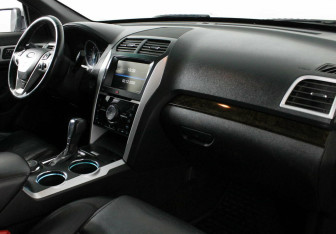 Подержанный автомобиль Ford Explorer 2013 года (6 фото)
