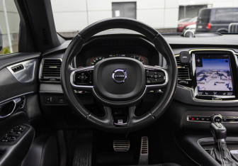 Подержанный автомобиль Volvo XC90 2019 года (9 фото)