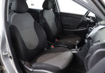 Подержанный автомобиль Hyundai Solaris Sedan 2014 года (16 фото)