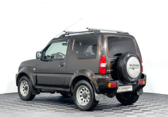 Подержанный автомобиль Suzuki Jimny 2018 года (7 фото)