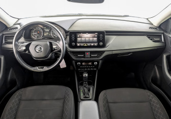 Подержанный автомобиль Skoda Rapid Liftback 2021 года (14 фото)