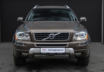 Подержанный автомобиль Volvo XC90 2014 года (2 фото)