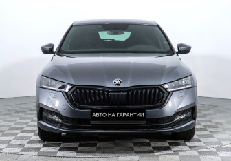 Подержанный автомобиль Skoda Octavia Liftback 2022 года (2 фото)