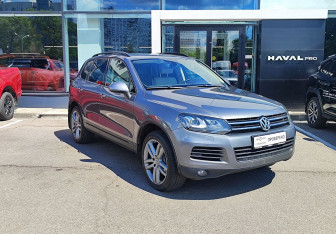 Подержанный автомобиль Volkswagen Touareg 2014 года (3 фото)