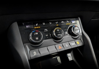 Подержанный автомобиль Skoda Karoq 2021 года (27 фото)