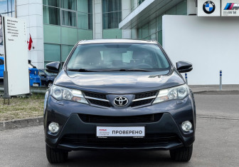 Подержанный автомобиль Toyota RAV4 2014 года (2 фото)