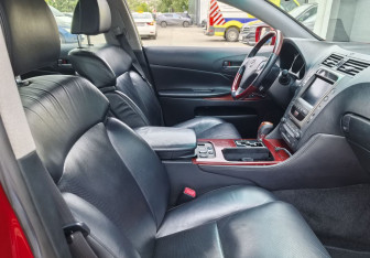 Подержанный автомобиль Lexus GS 2007 года (13 фото)