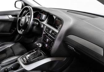 Подержанный автомобиль Audi A4 Sedan 2014 года (9 фото)