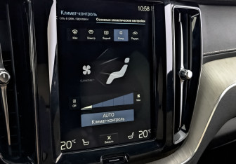 Подержанный автомобиль Volvo XC60 2020 года (26 фото)
