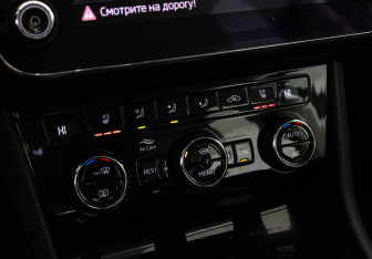 Подержанный автомобиль Skoda Superb Liftback 2018 года (14 фото)