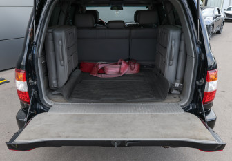 Подержанный автомобиль Toyota Land Cruiser Suv 2007 года (8 фото)