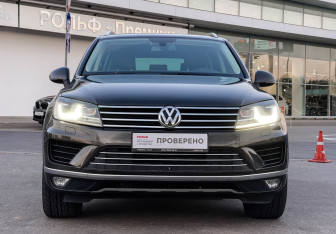 Подержанный автомобиль Volkswagen Touareg 2015 года (2 фото)