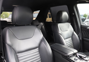Подержанный автомобиль Mercedes-Benz GLE 2017 года (16 фото)